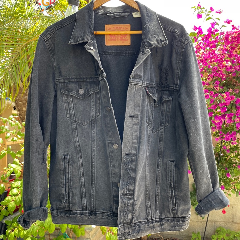 Black Distressed Levi Jean Jacket.